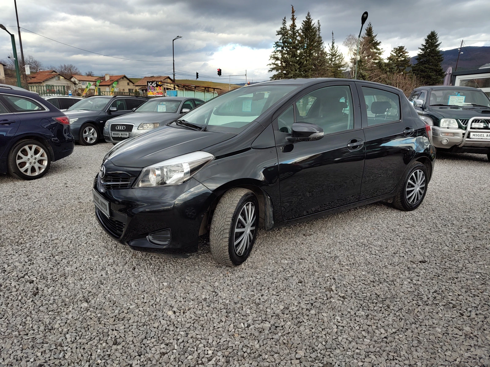 Toyota Yaris 1.0i - изображение 2