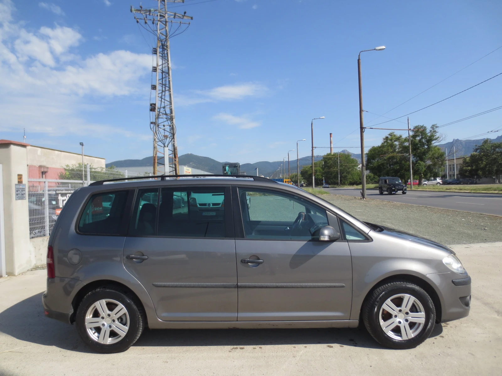 VW Touran 1.6 i * ГАЗ*  - изображение 4