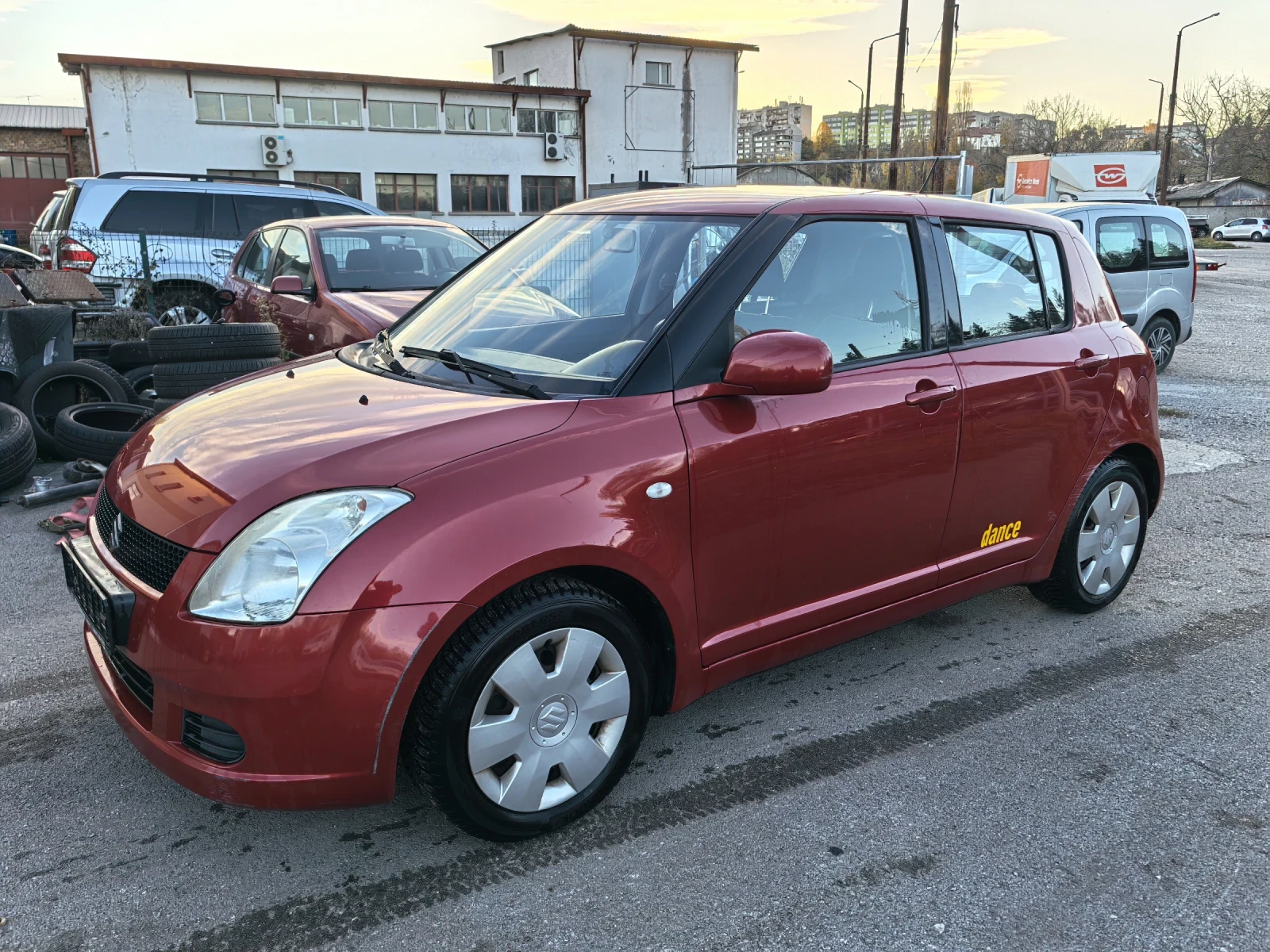 Suzuki Swift 1.3i КЛИМАТИК - [1] 