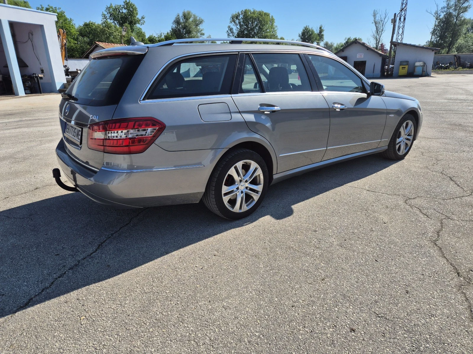 Mercedes-Benz E 220  - изображение 4