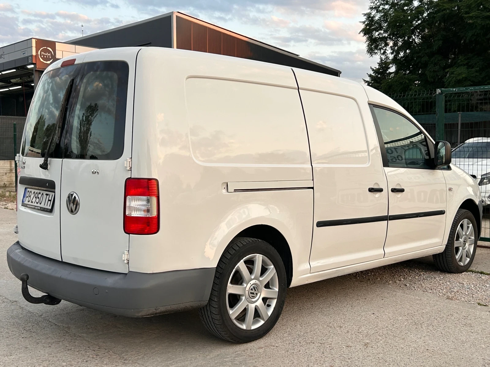 VW Caddy Maxi - изображение 6