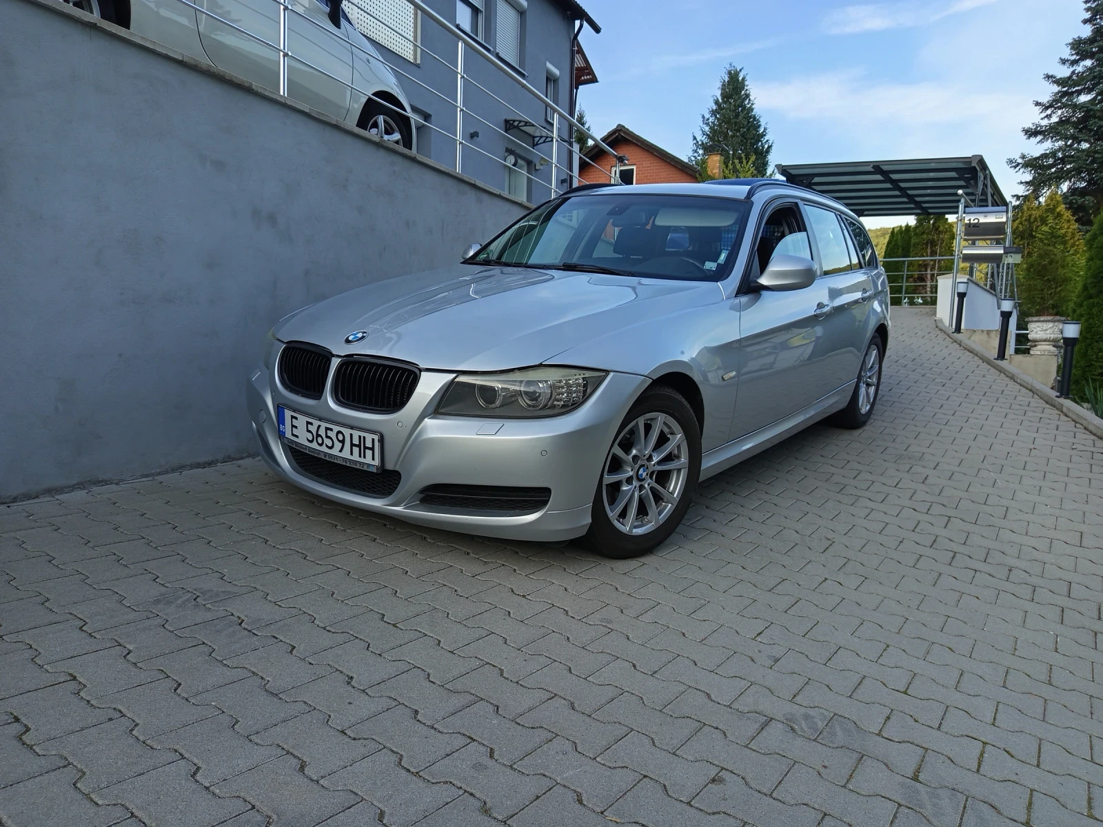 BMW 316 E91 Facelift  - изображение 2
