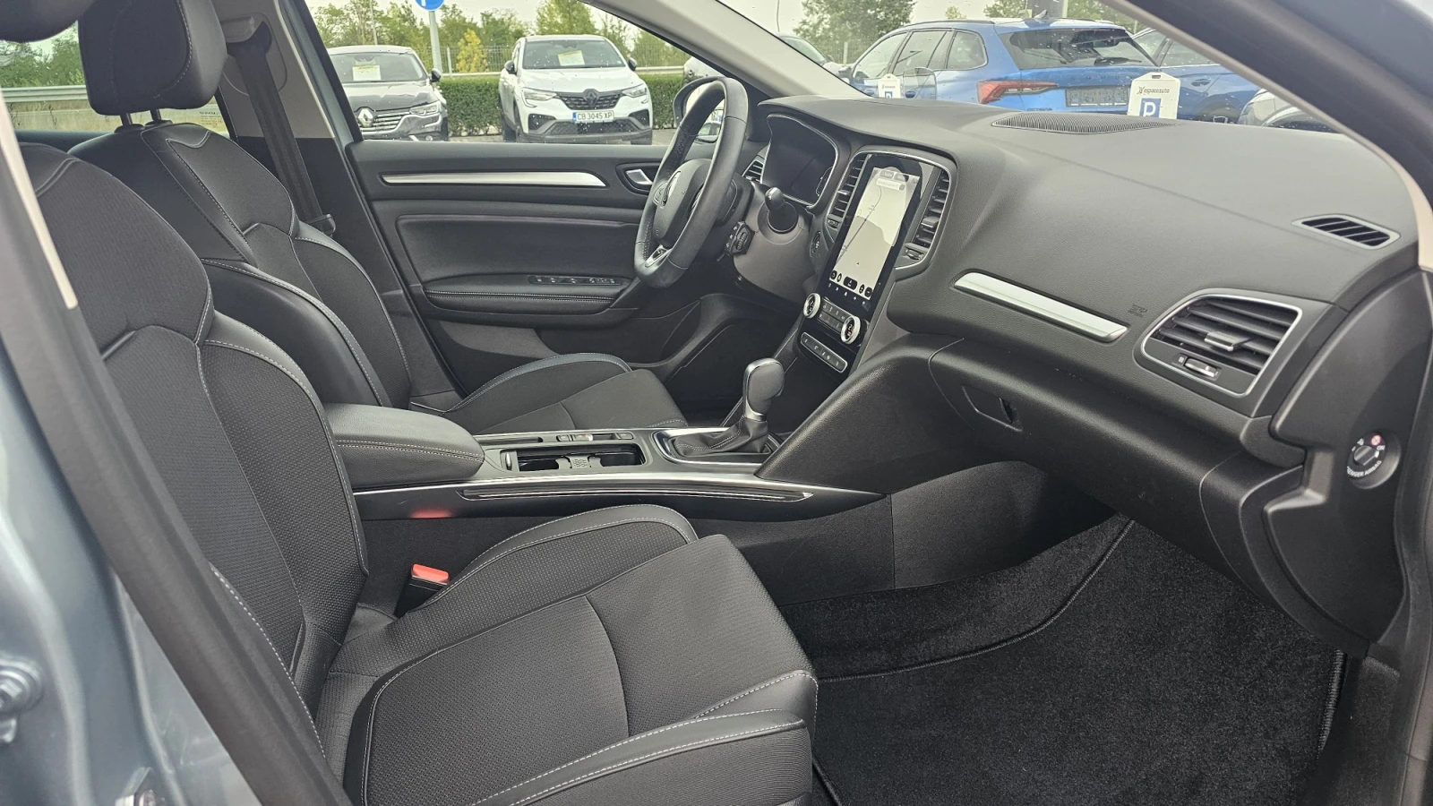 Renault Megane Megane TCe 140 GPF EDC INTENS - изображение 10
