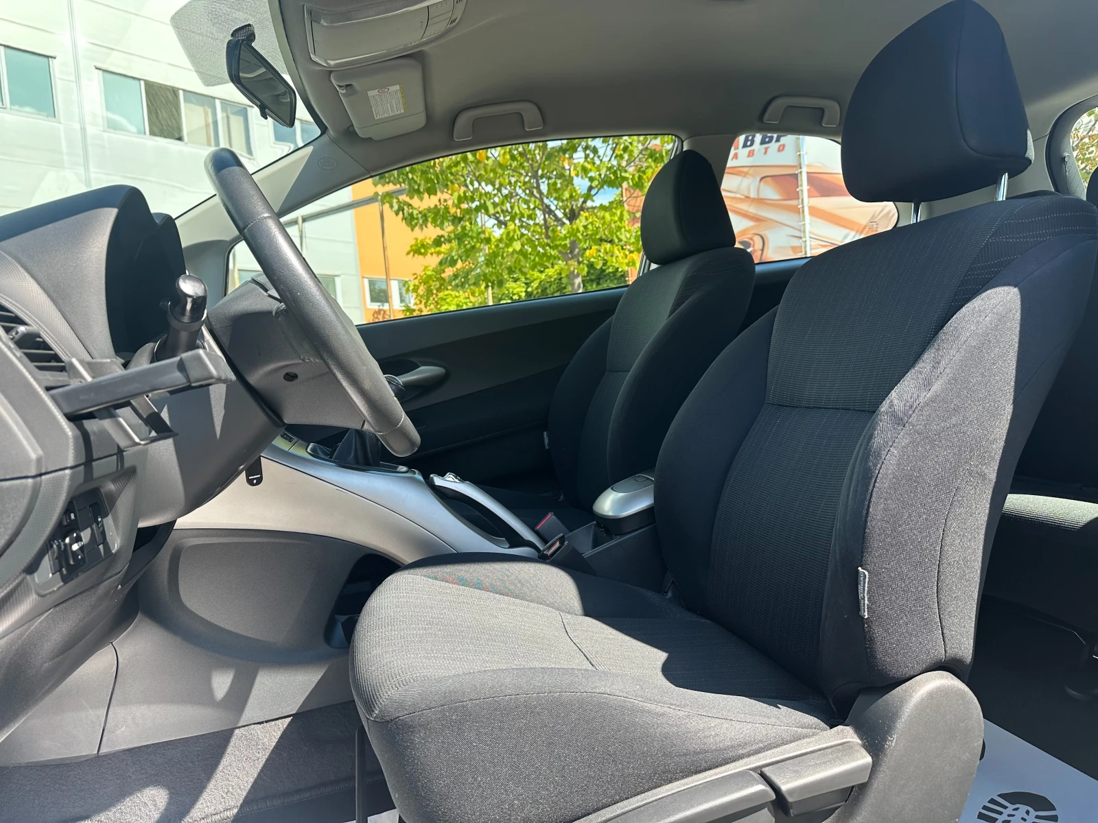 Toyota Auris 2.0d 126 к.с. - изображение 8