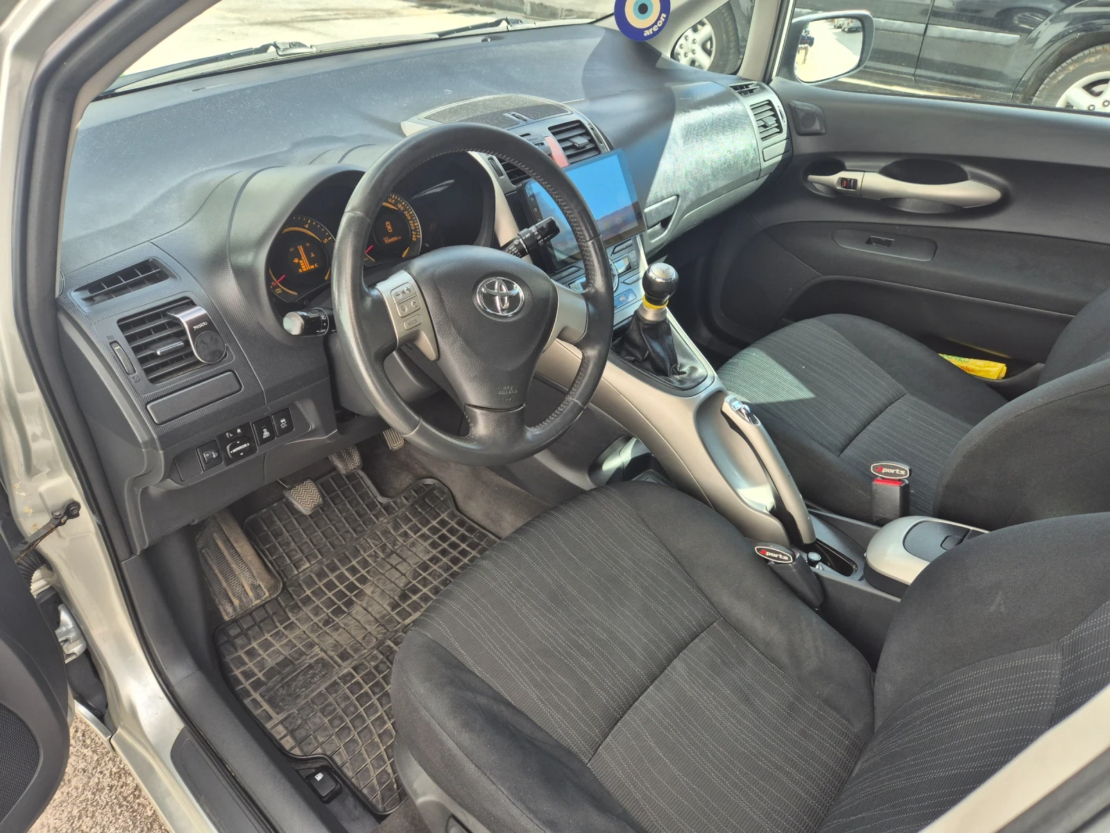 Toyota Auris  - изображение 5