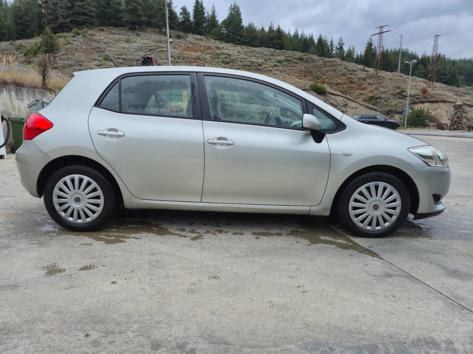 Toyota Auris  - изображение 2