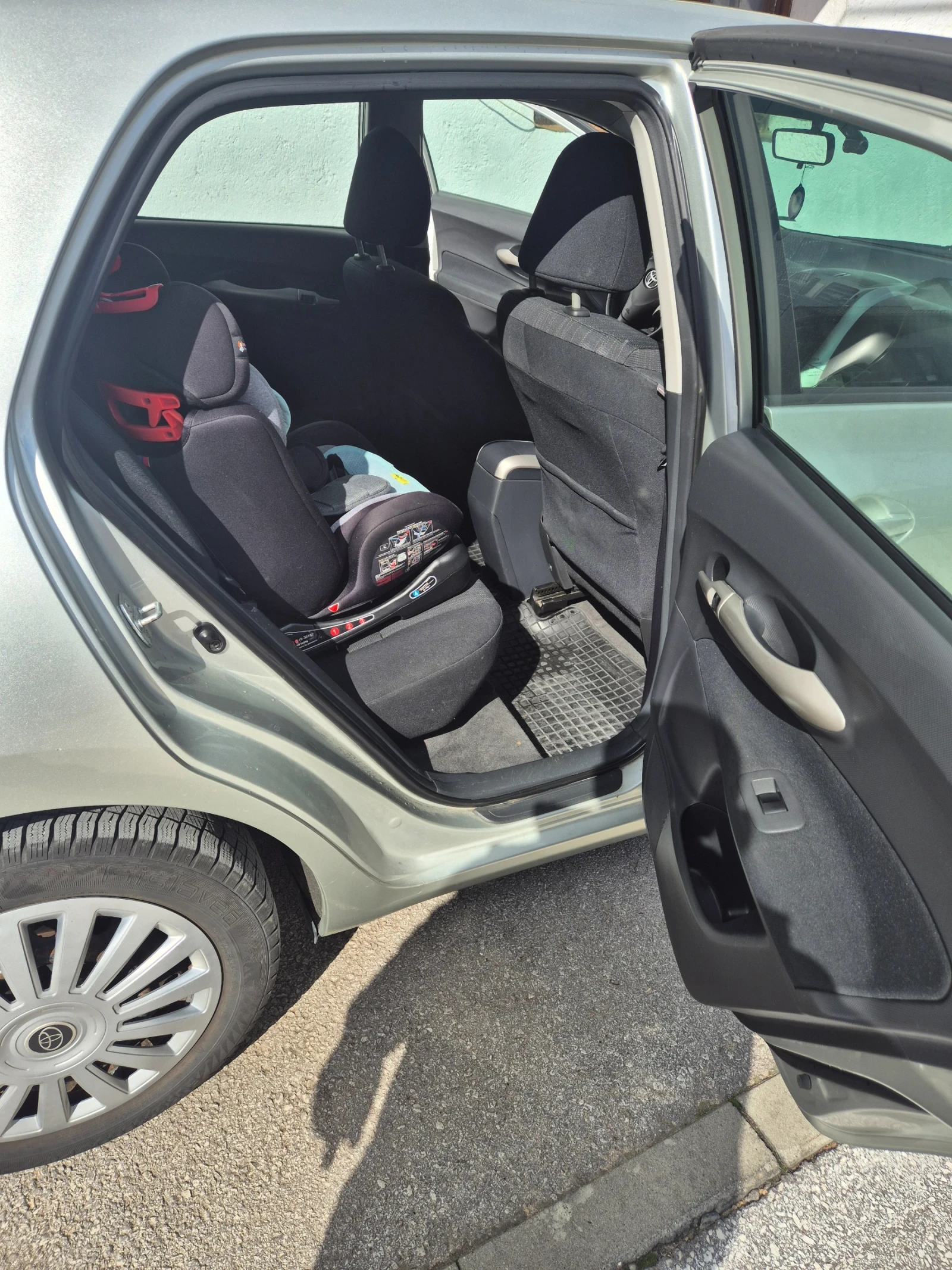 Toyota Auris  - изображение 9