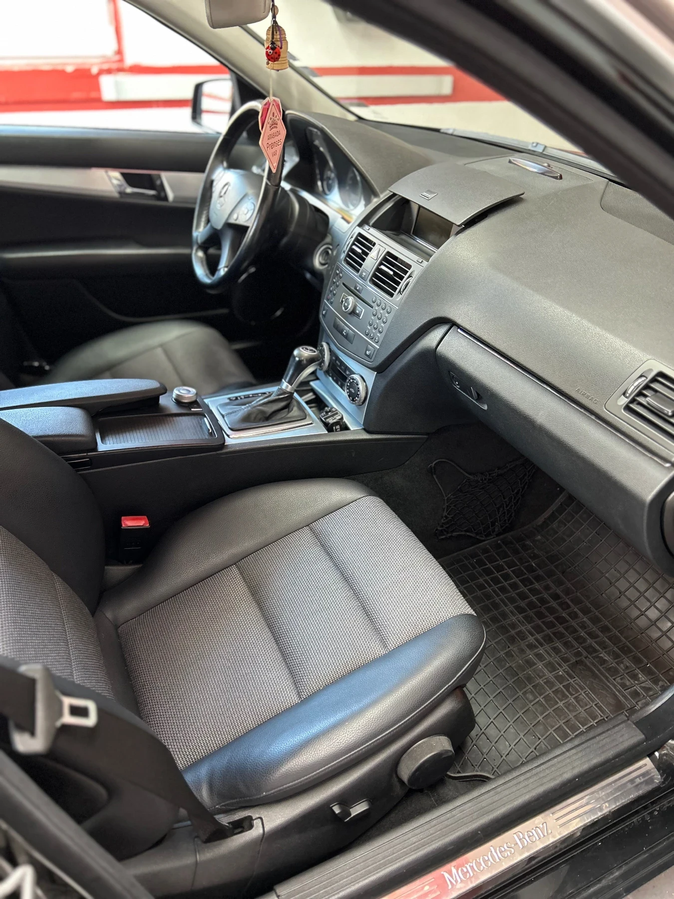 Mercedes-Benz C 350 | Mobile.bg   7