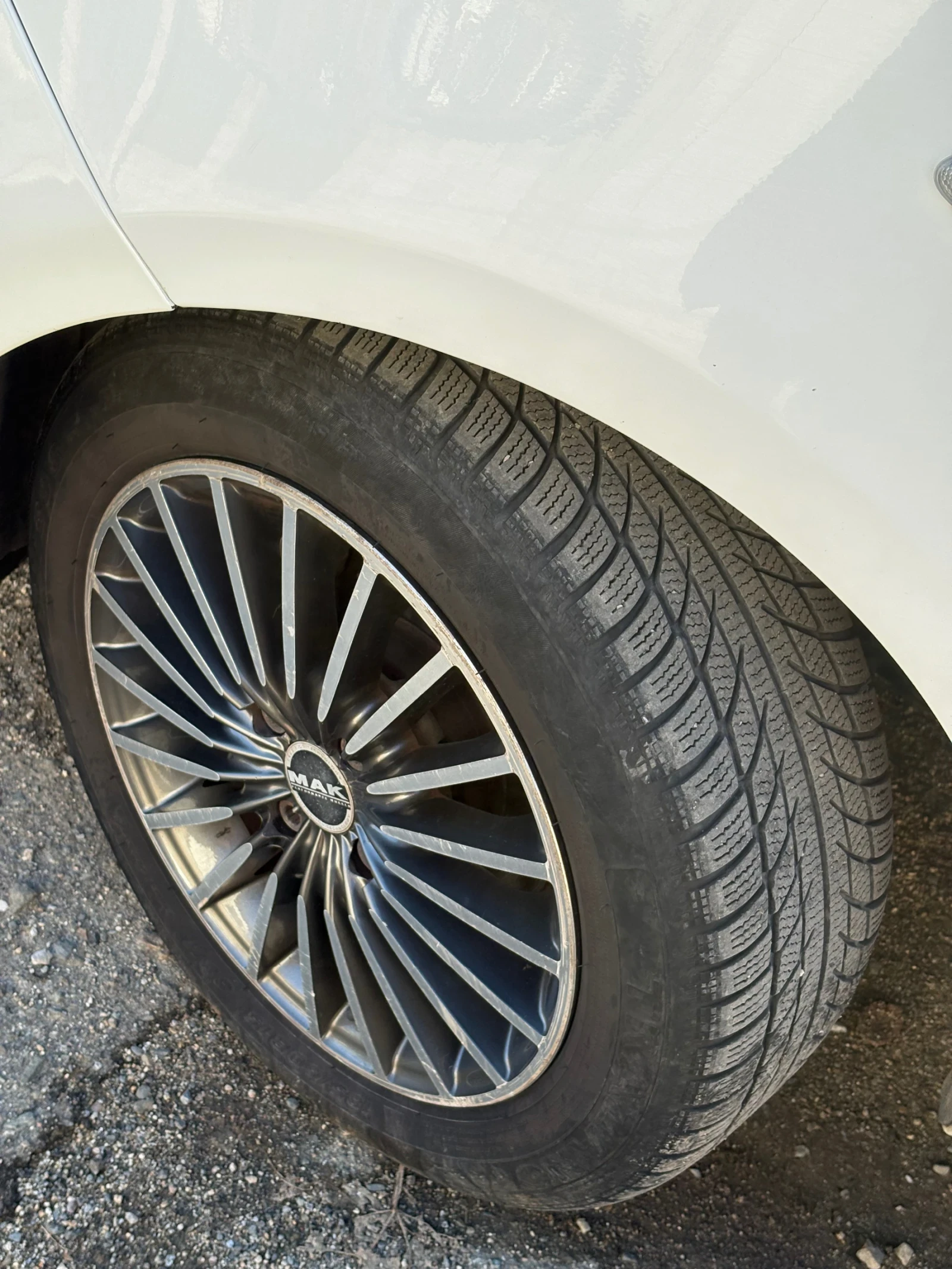 Toyota Yaris  - изображение 8