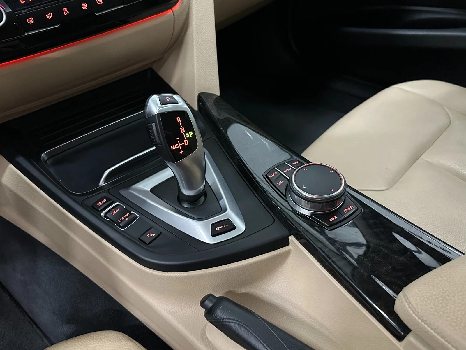 BMW 330 е  КАМЕРА* ПОДГРЕВ* HEADUP, снимка 12 - Автомобили и джипове - 53035940