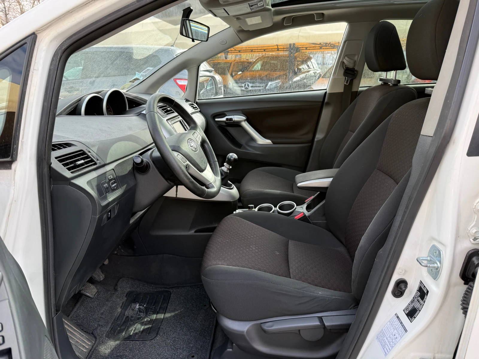 Toyota Verso 2.0 D4D - изображение 9