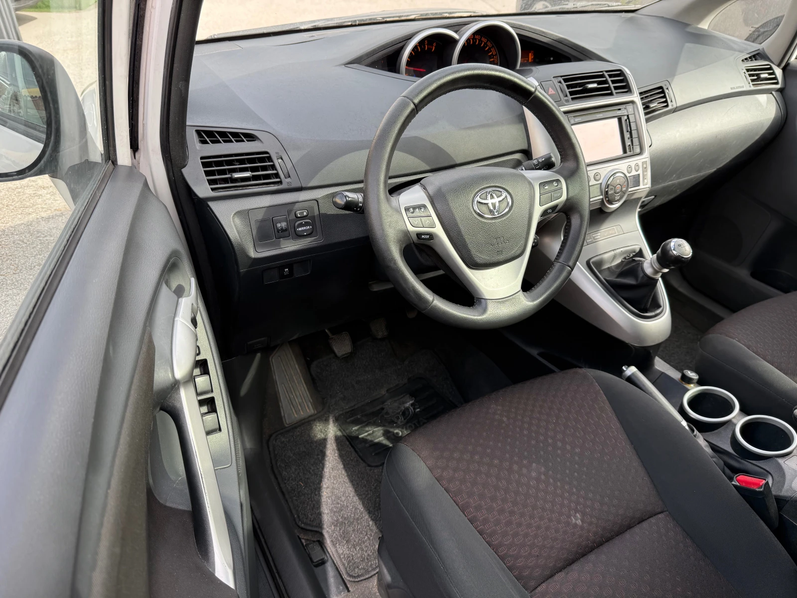 Toyota Verso 2.0 D4D - изображение 10