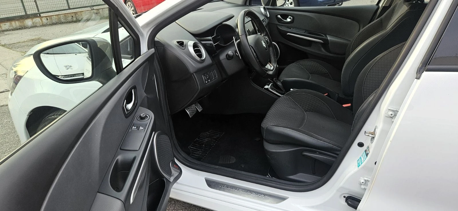 Renault Clio 1.2i GTLine AUTOMATIC, снимка 14 - Автомобили и джипове - 53712955