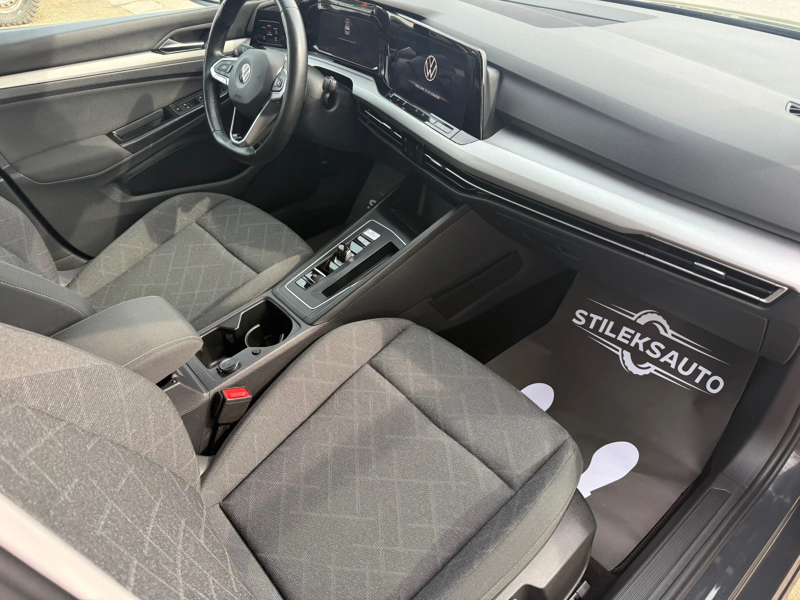 VW Golf 1.5 CNG Автоматик, снимка 9 - Автомобили и джипове - 53726754