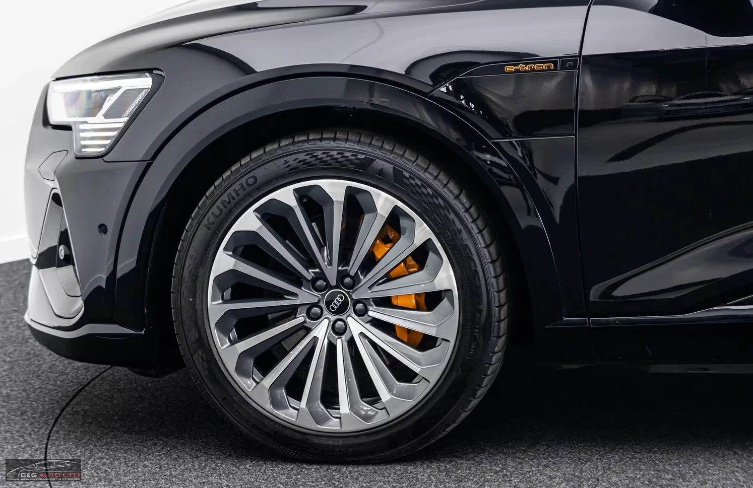 Audi E-Tron SPORTBACK/55/408HP/2XSLINE/4X4/PANO/360/HUD/230z, снимка 4 - Автомобили и джипове - 54038995