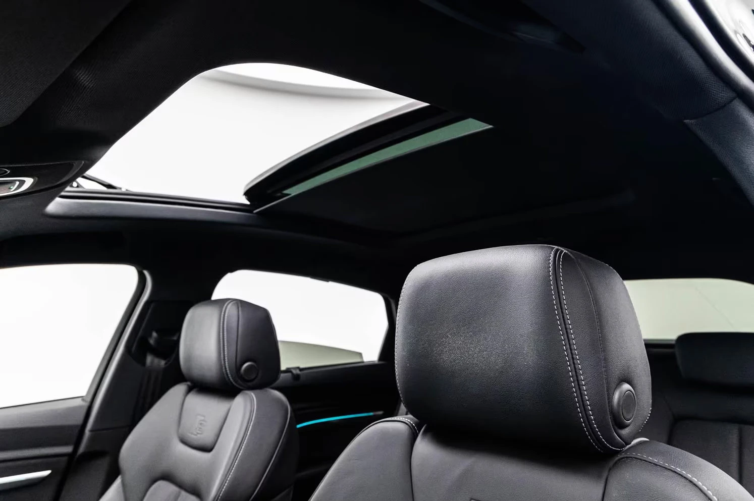 Audi E-Tron SPORTBACK/55/408HP/2XSLINE/4X4/PANO/360/HUD/230z, снимка 12 - Автомобили и джипове - 54038995