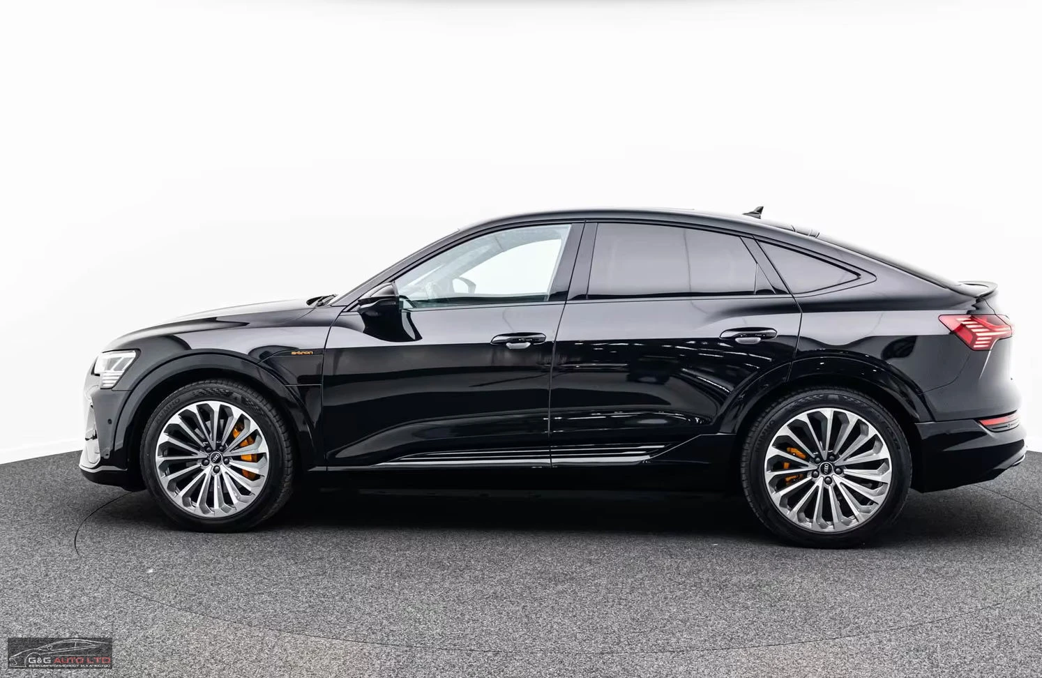 Audi E-Tron SPORTBACK/55/408HP/2XSLINE/4X4/PANO/360/HUD/230z, снимка 3 - Автомобили и джипове - 54038995