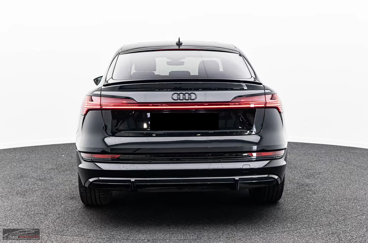 Audi E-Tron SPORTBACK/55/408HP/2XSLINE/4X4/PANO/360/HUD/230z, снимка 9 - Автомобили и джипове - 54038995