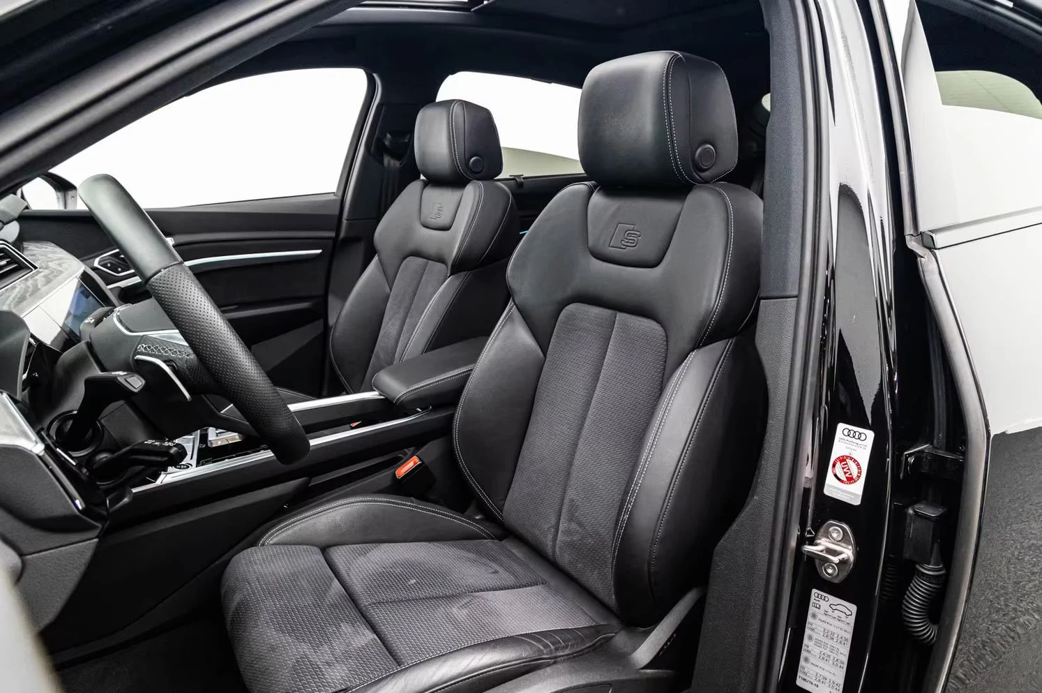 Audi E-Tron SPORTBACK/55/408HP/2XSLINE/4X4/PANO/360/HUD/230z, снимка 11 - Автомобили и джипове - 54038995