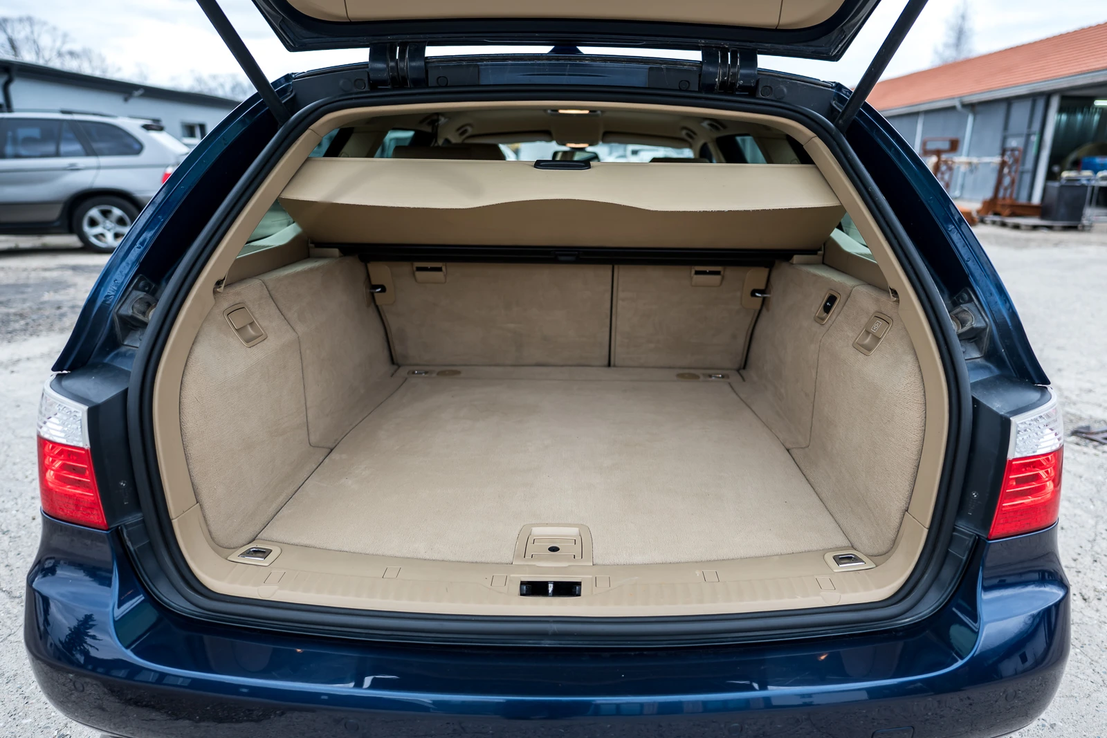 BMW 530 E61 Facelift, снимка 13 - Автомобили и джипове - 54146057