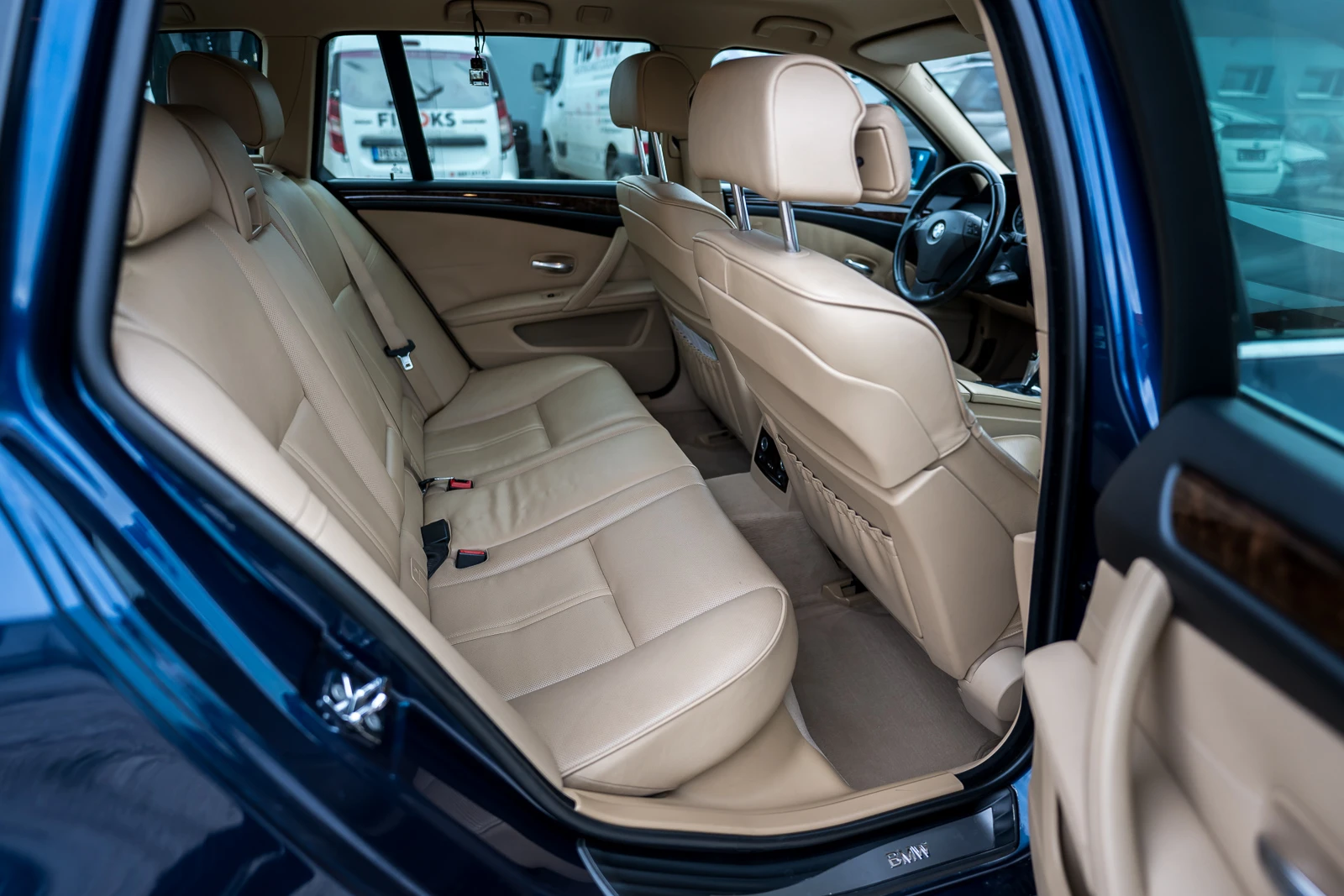 BMW 530 E61 Facelift, снимка 11 - Автомобили и джипове - 54146057