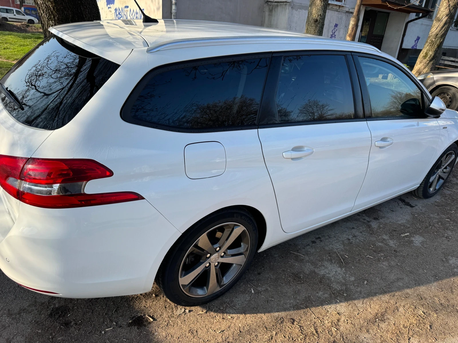 Peugeot 308 1.5, снимка 4 - Автомобили и джипове - 54208796