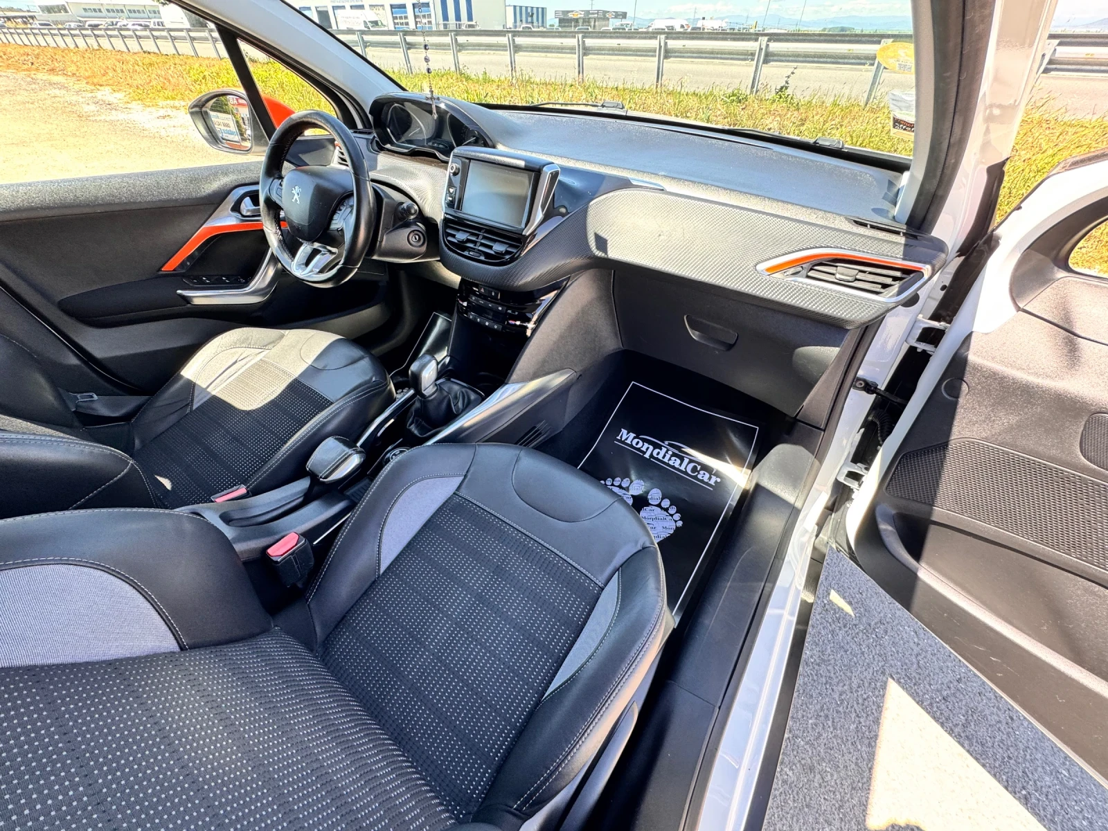 Peugeot 2008 1.6hdi 93kc Urban Cross, снимка 13 - Автомобили и джипове - 54593746