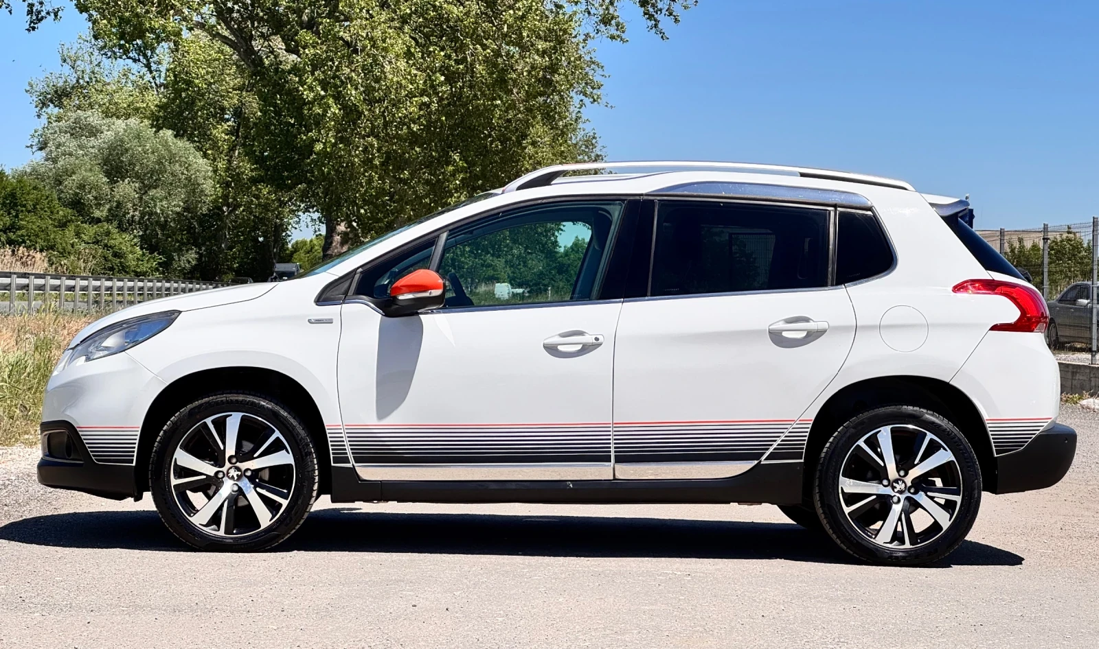 Peugeot 2008 1.6hdi 93kc Urban Cross, снимка 8 - Автомобили и джипове - 54593746