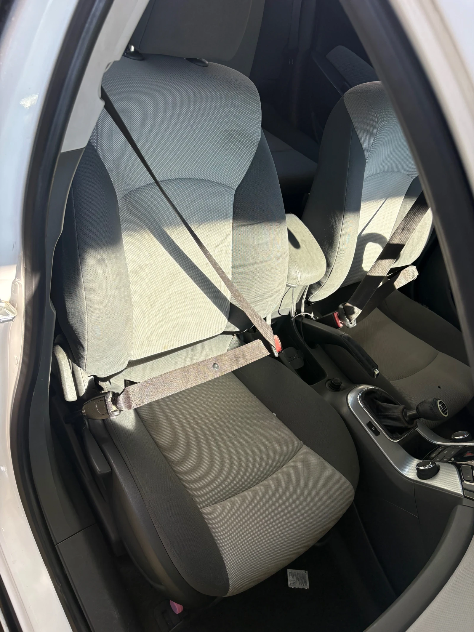 Chevrolet Cruze, снимка 10 - Автомобили и джипове - 54630318