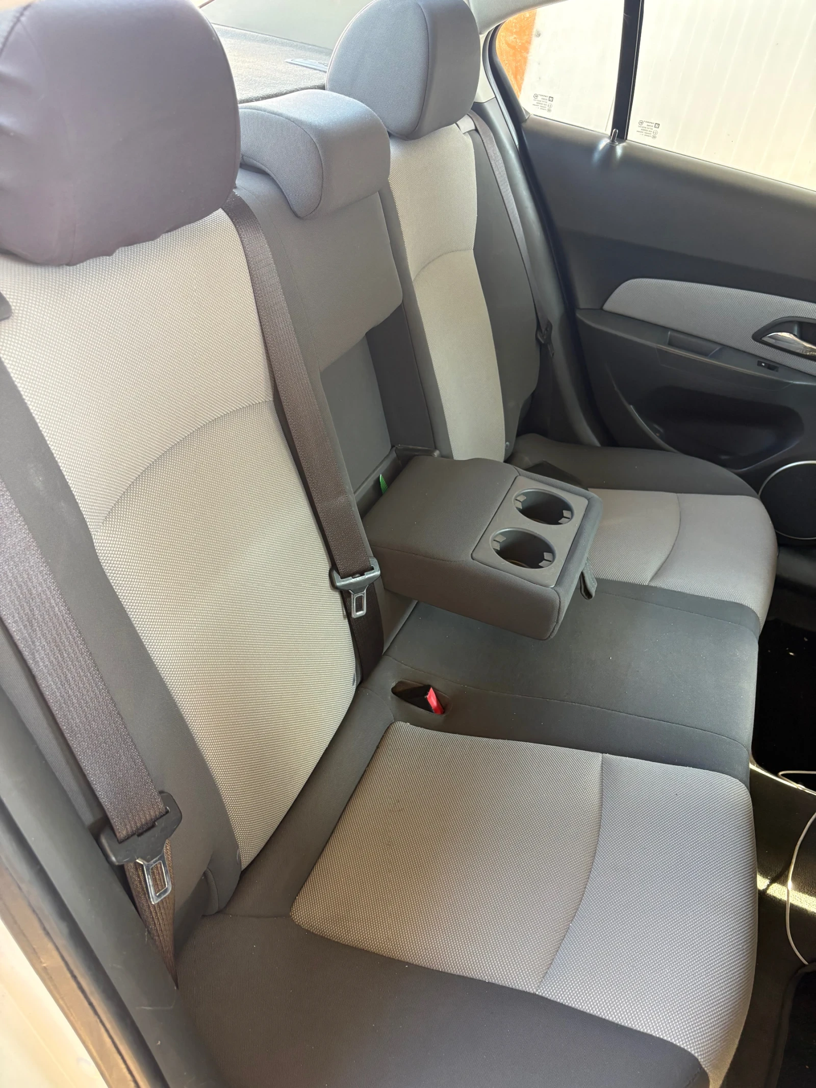 Chevrolet Cruze, снимка 8 - Автомобили и джипове - 54630318