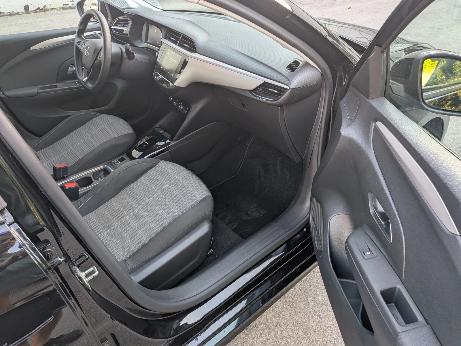 Opel Corsa e, снимка 12 - Автомобили и джипове - 54918388