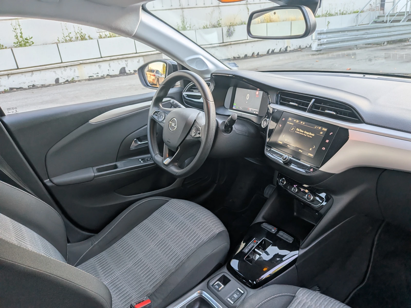 Opel Corsa e, снимка 13 - Автомобили и джипове - 54918388
