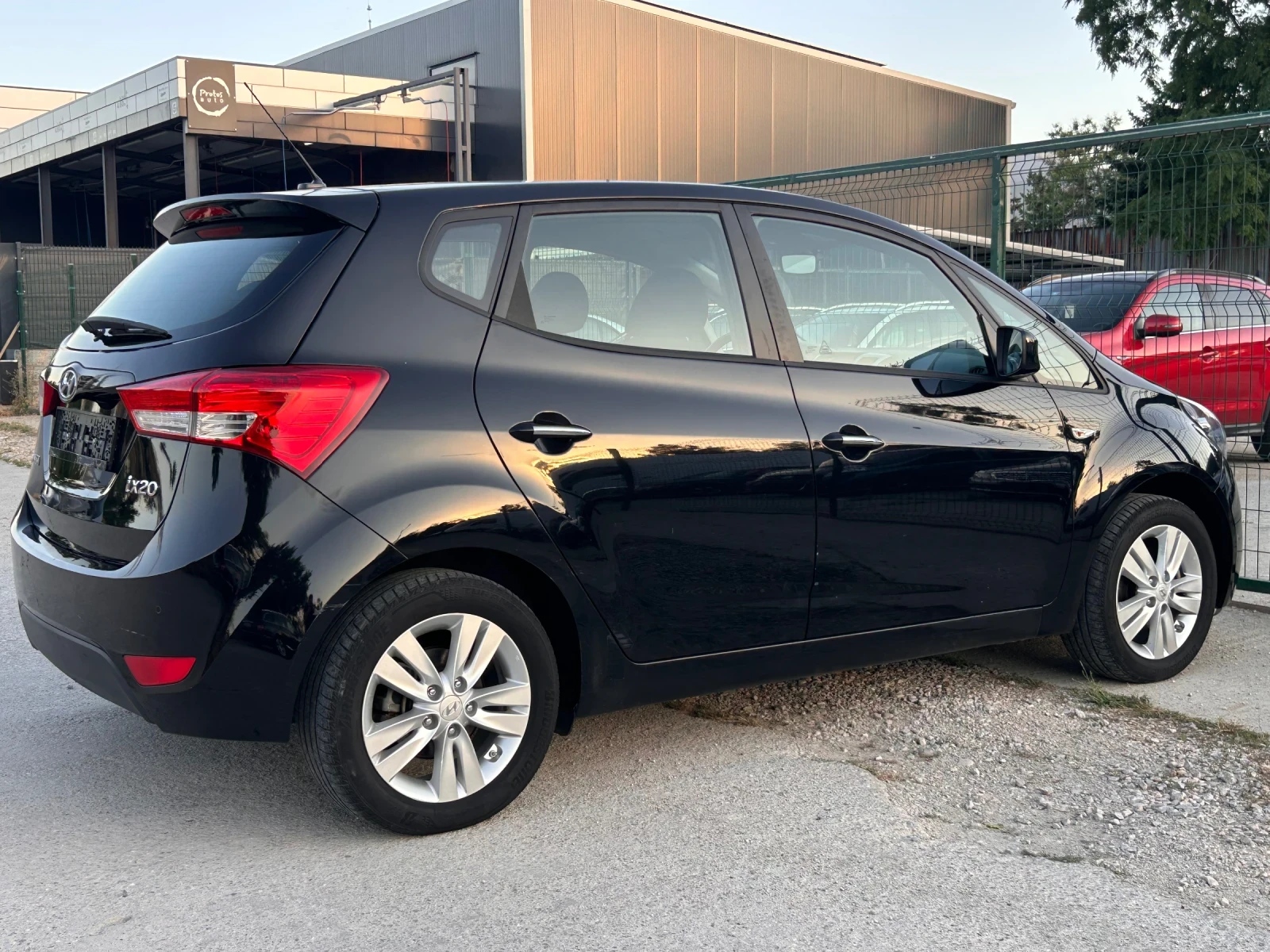 Hyundai Ix20 Газ, снимка 5 - Автомобили и джипове - 55105644