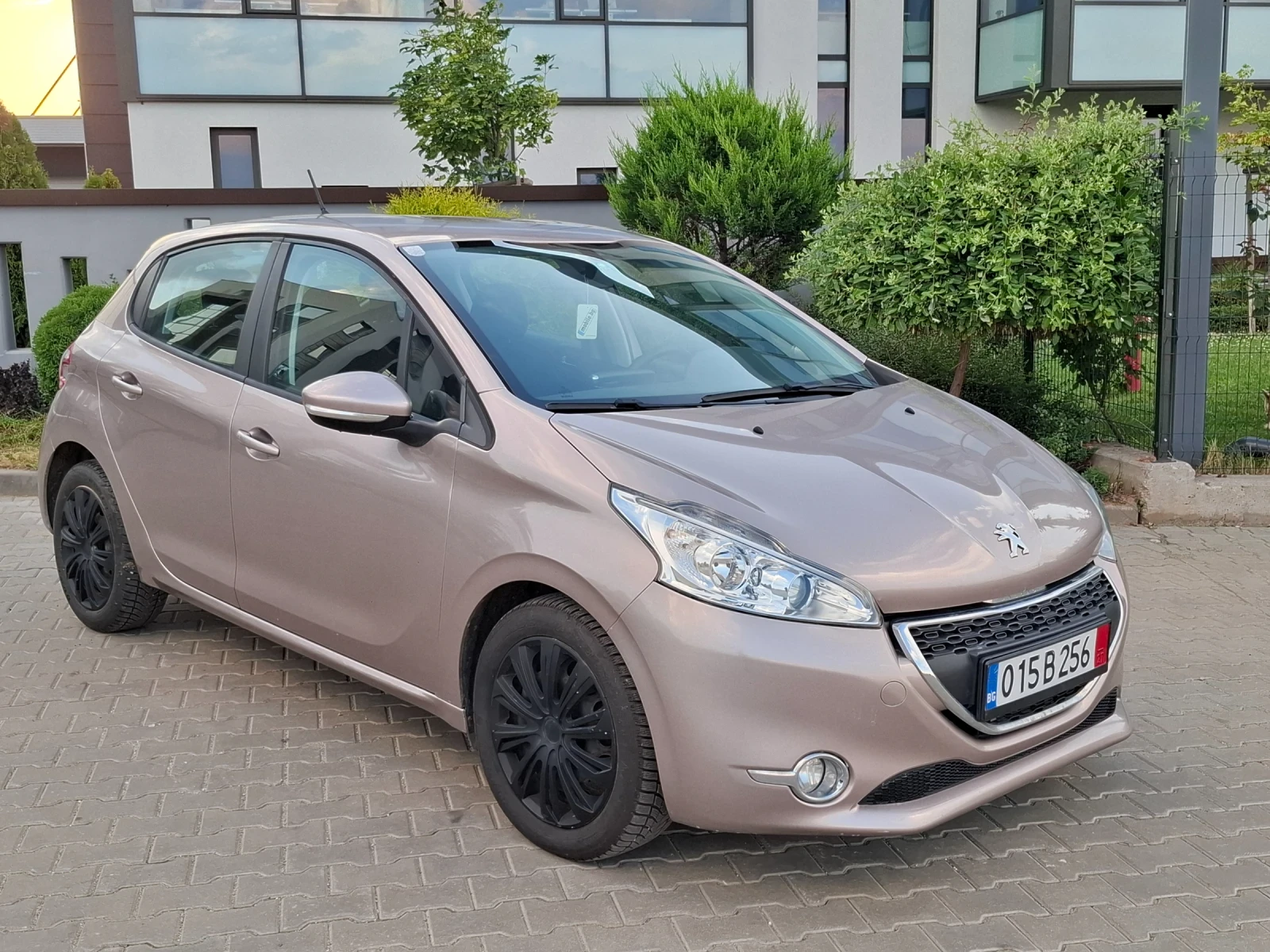 Peugeot 208 1.2i* (82кс)* EURO-5* НОВ ВНОС* , снимка 11 - Автомобили и джипове - 55343215
