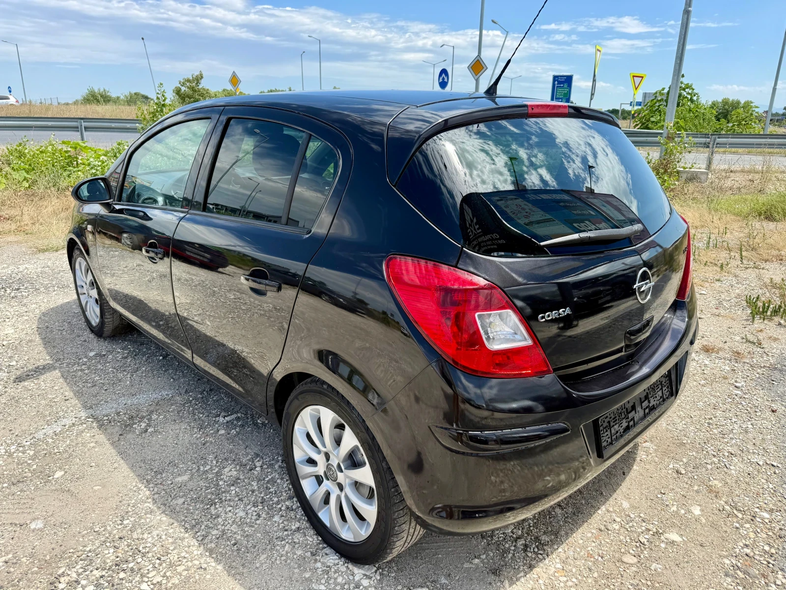 Opel Corsa 1.2БЕНЗИН/ГАЗ Opel 111 Юбилейна, снимка 5 - Автомобили и джипове - 55443563