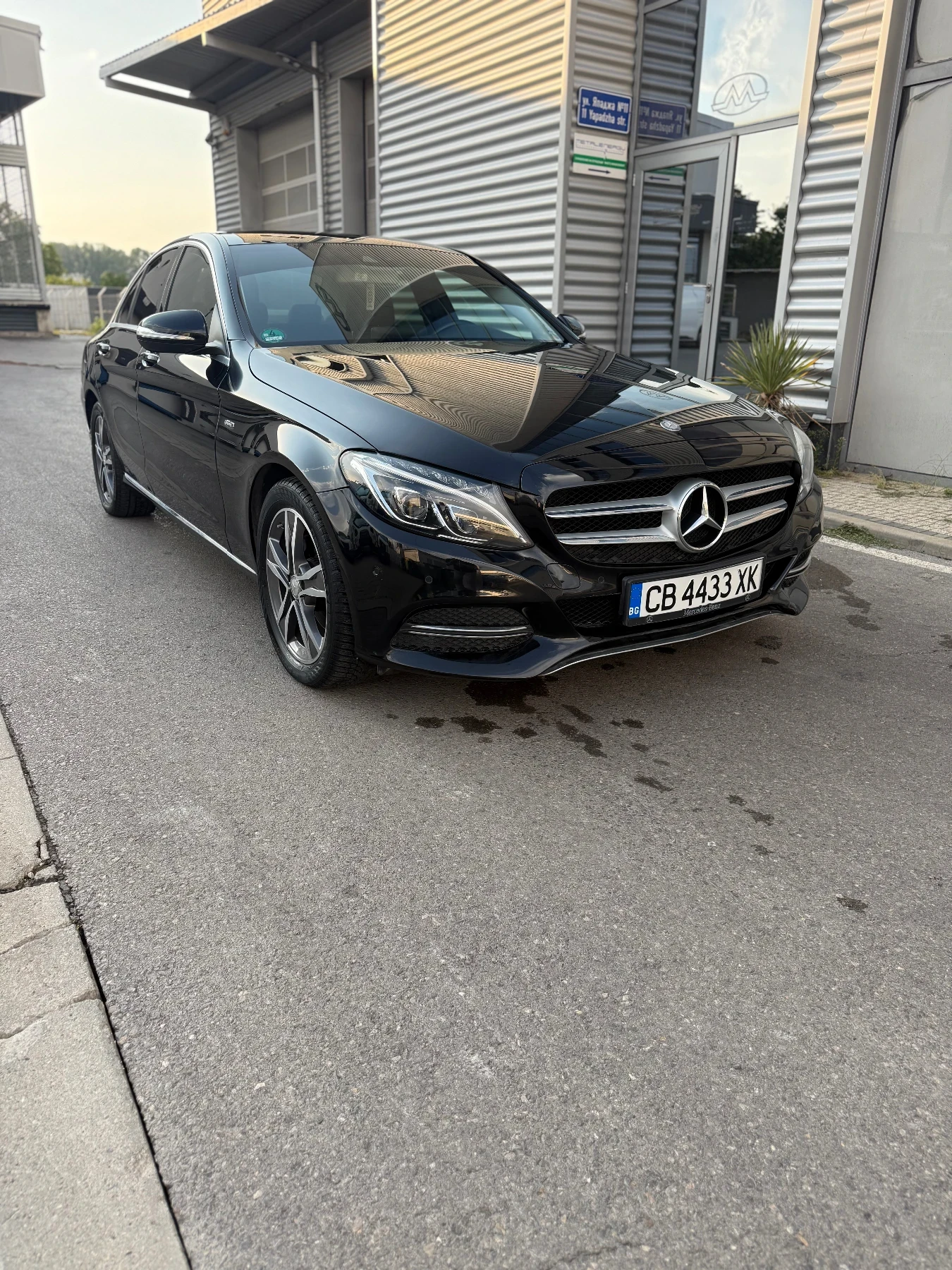 Mercedes-Benz C 180, снимка 2 - Автомобили и джипове - 56106599