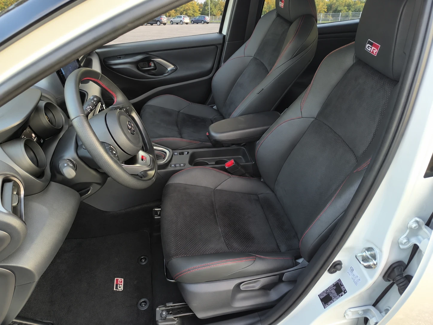 Toyota Yaris 1.5 Hibrid GR ����� | Mobile.bg � ����������� 8