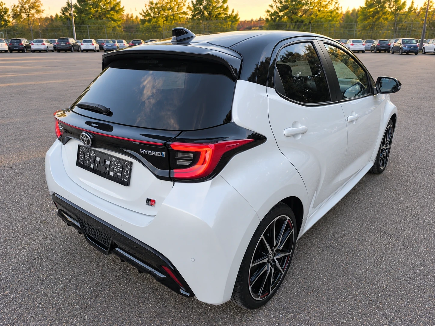 Toyota Yaris 1.5 Hibrid GR ����� | Mobile.bg � ����������� 7