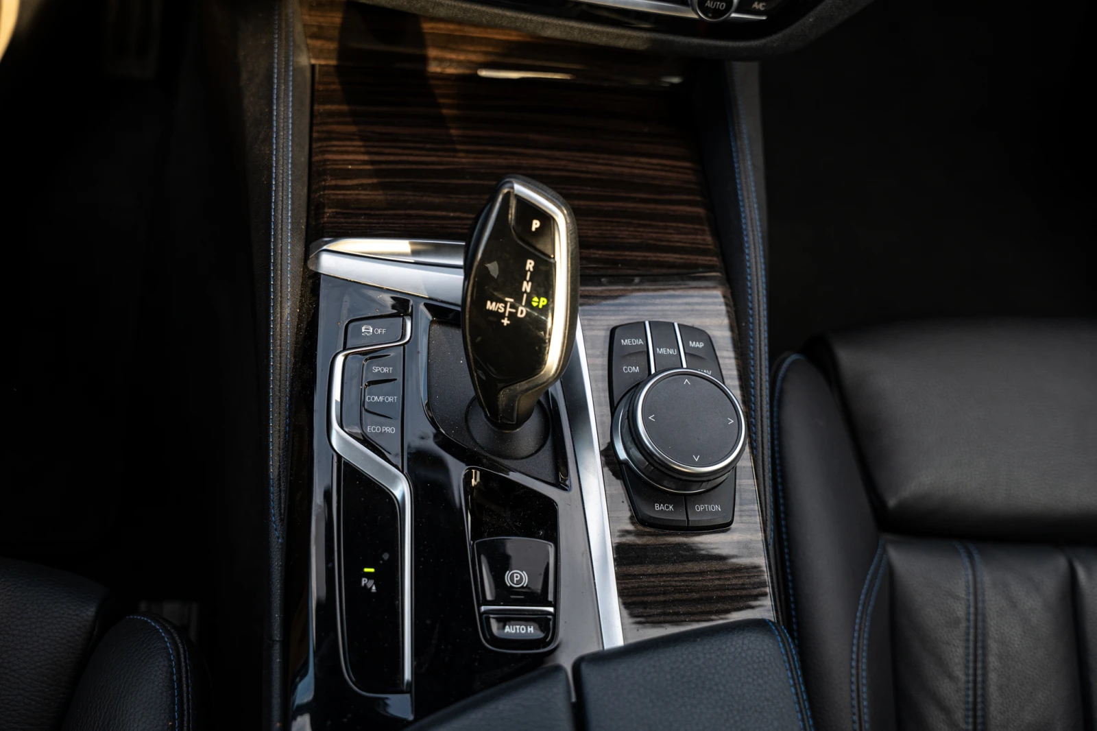 BMW 530 Xdrive ShadowLine, снимка 11 - Автомобили и джипове - 56493523