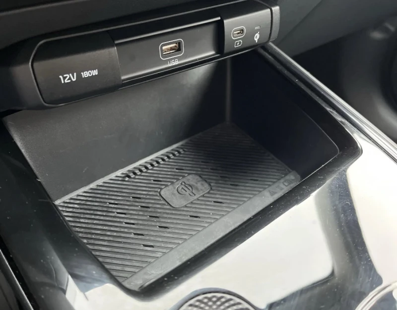 Kia Niro plug in, снимка 15 - Автомобили и джипове - 50897791