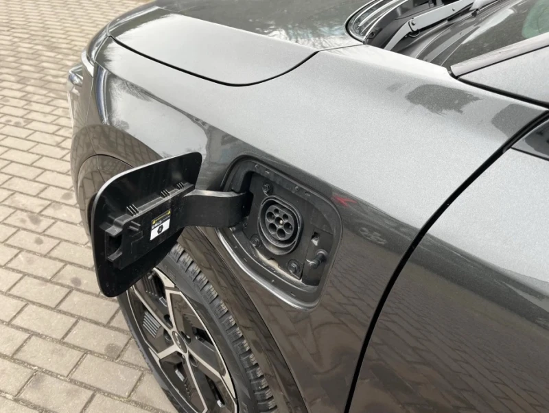 Kia Niro plug in, снимка 12 - Автомобили и джипове - 50897791