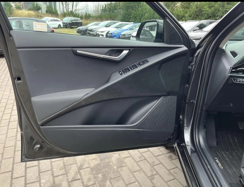 Kia Niro plug in, снимка 14 - Автомобили и джипове - 50897791