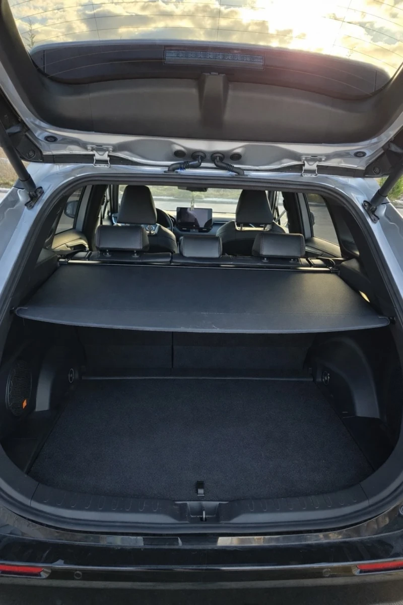 Toyota Rav4 Plugin hybrid , снимка 11 - Автомобили и джипове - 53112474