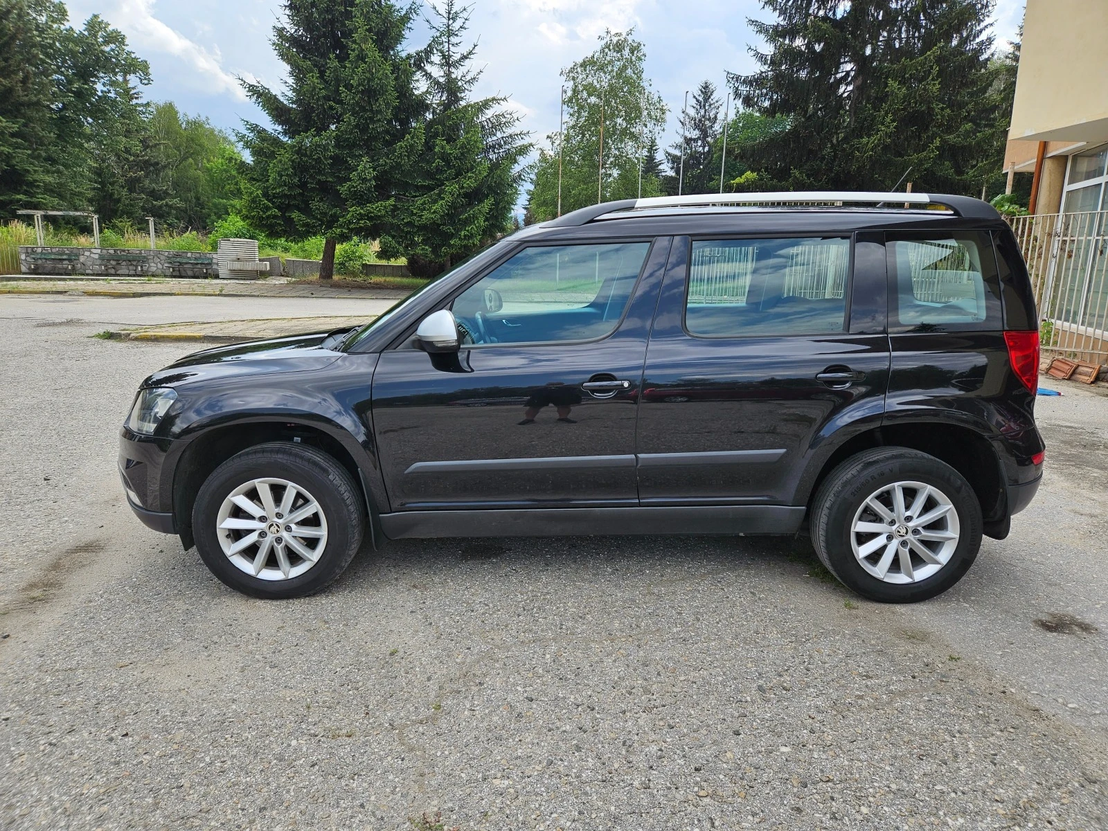 Skoda Yeti 2.0 TDI 4x4 Euro 6 - изображение 3