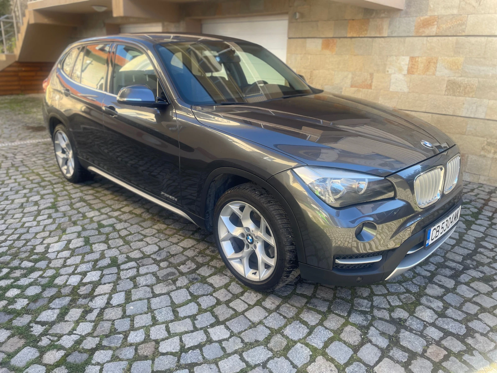 BMW X1 2.0 D / X-Drive / X-Line - изображение 2