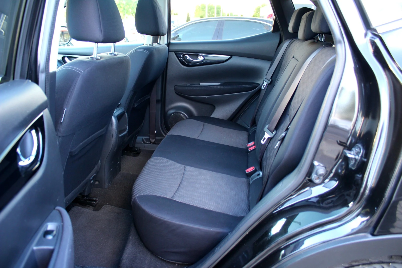 Nissan Qashqai 1.6DCi KEYLESS GO/ПАНОРАМА/360 КАМЕРИ/N1/EURO 5B | Mobile.bg — изображение 13