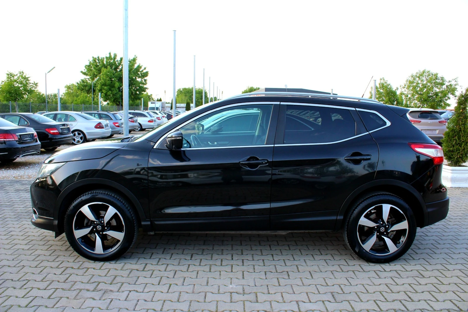 Nissan Qashqai 1.6DCi KEYLESS GO/ПАНОРАМА/360 КАМЕРИ/N1/EURO 5B - изображение 4