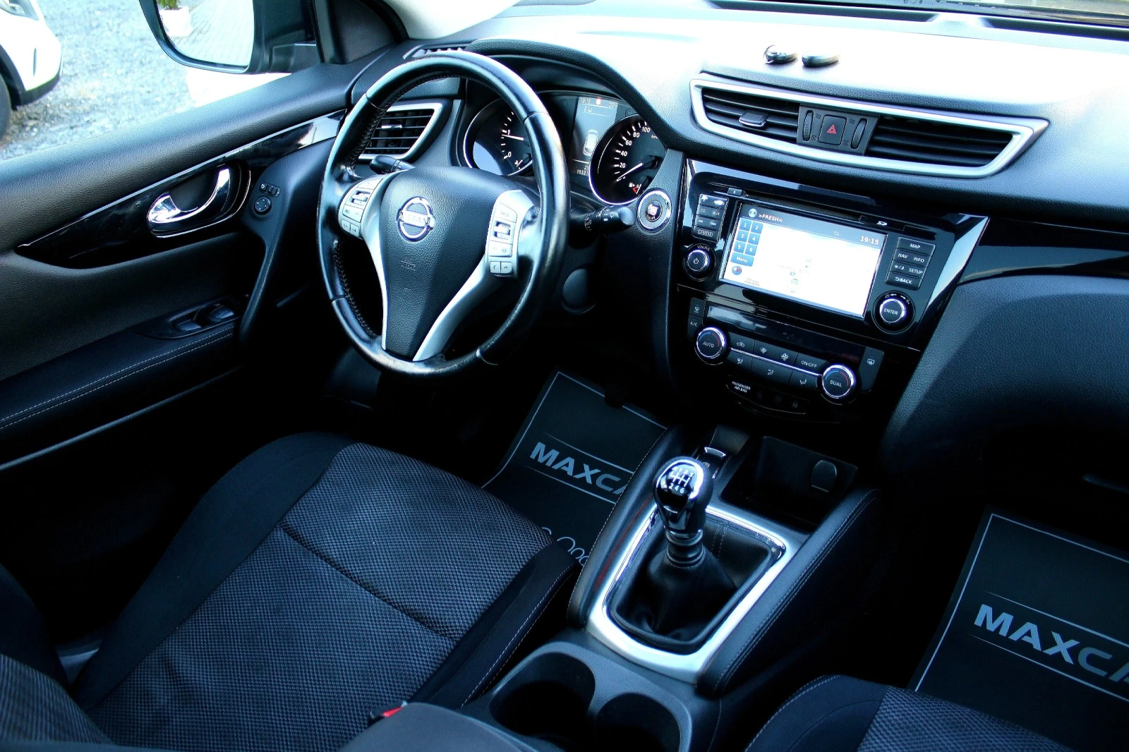 Nissan Qashqai 1.6DCi KEYLESS GO/ПАНОРАМА/360 КАМЕРИ/N1/EURO 5B | Mobile.bg — изображение 11