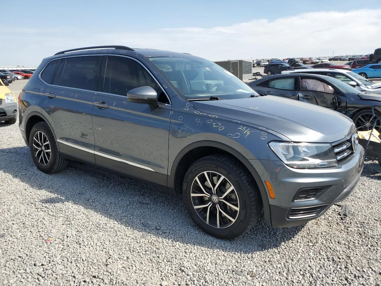VW Tiguan SE 2.0TSI* АВТОКРЕДИТ - изображение 3