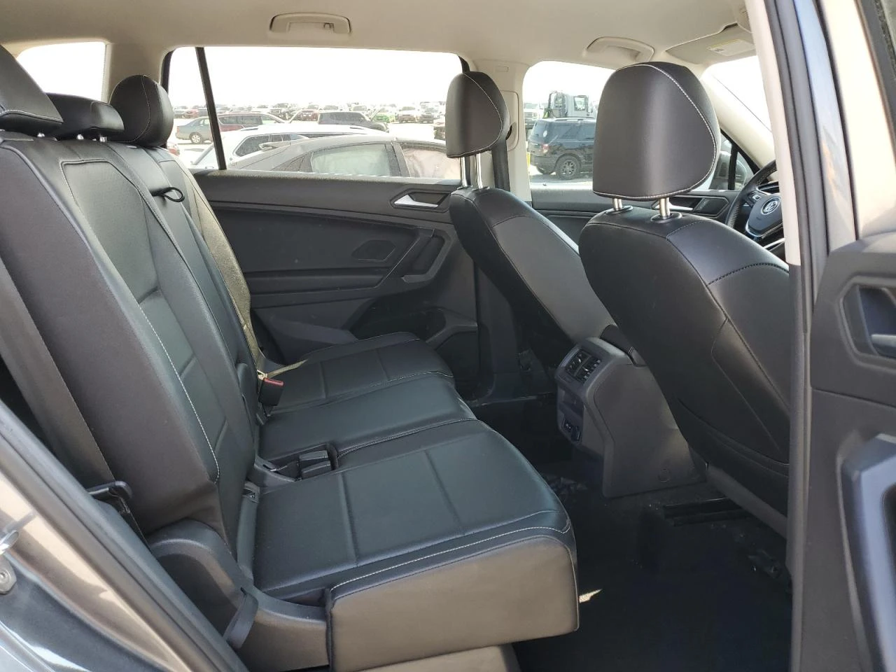 VW Tiguan SE 2.0TSI* АВТОКРЕДИТ - изображение 9